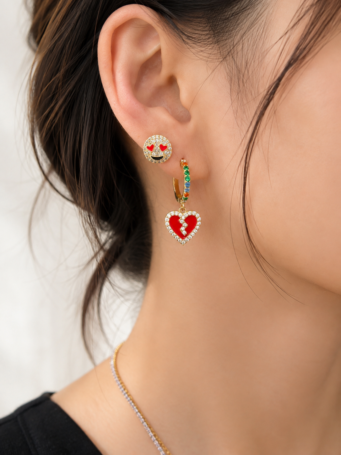 Happyface Breakheart Earrings